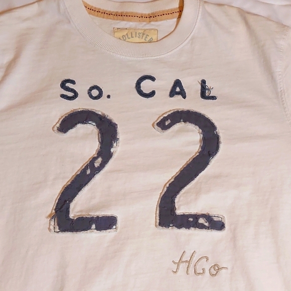 Hollister Tee Shirt - Picture 1 of 4